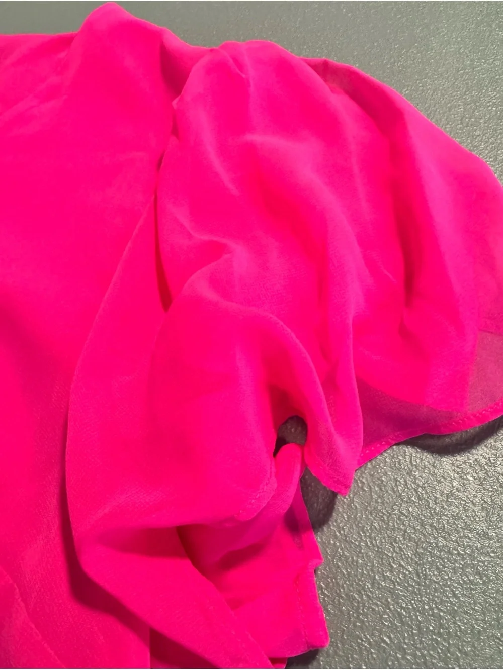 Vince Camuto Hot Pink V-Neck Ruffle Sheer Short Sleeve Blouse L - Picture 3 of 14